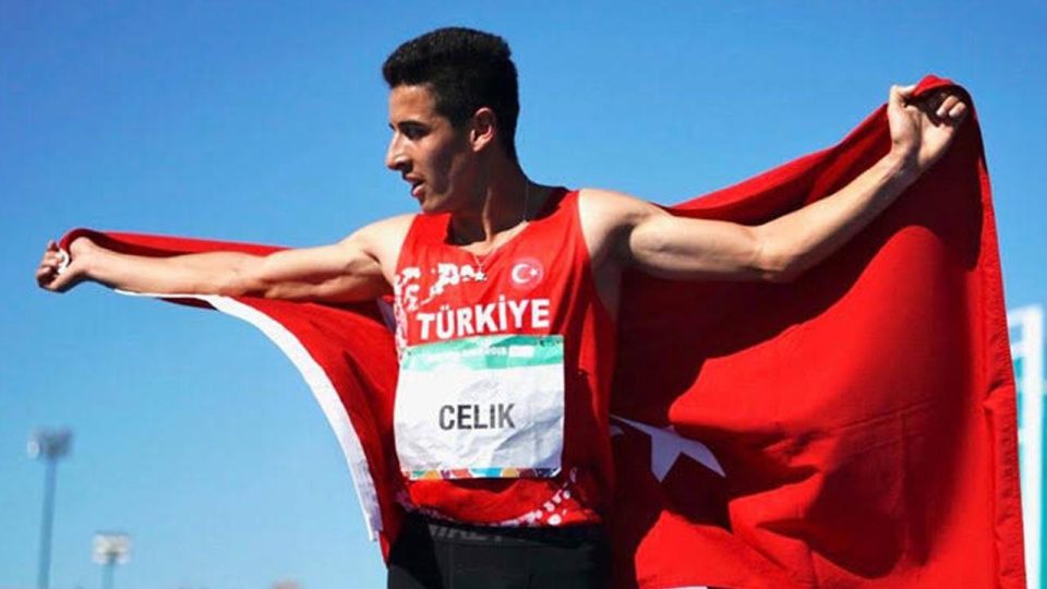 Milli atlet Mehmet Çelik Türkiye rekorunu geliştirdi