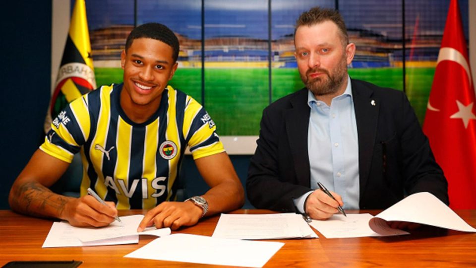 Oosterwolde resmen Fenerbahçe’de