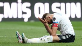 Beşiktaş erteleme maçında üzüldü