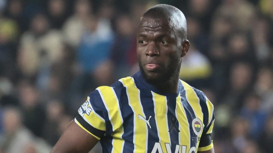 Enner Valencia atıyor Fenerbahçe kazanıyor