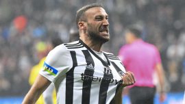 Cenk Tosun ikinci baharını yaşıyor