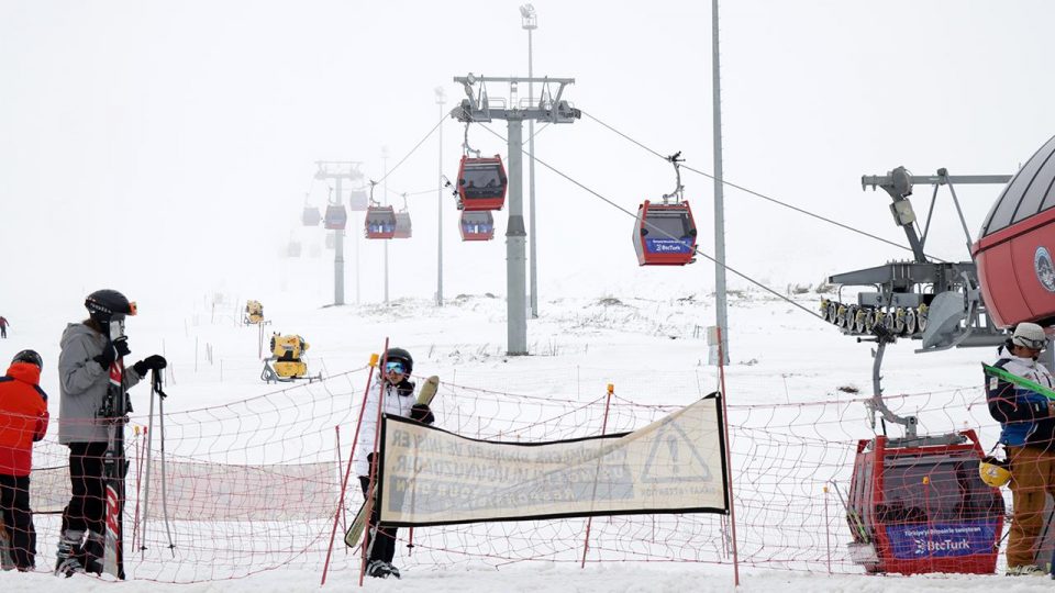 Erciyes Kayak Merkezi’nde sezon devam ediyor