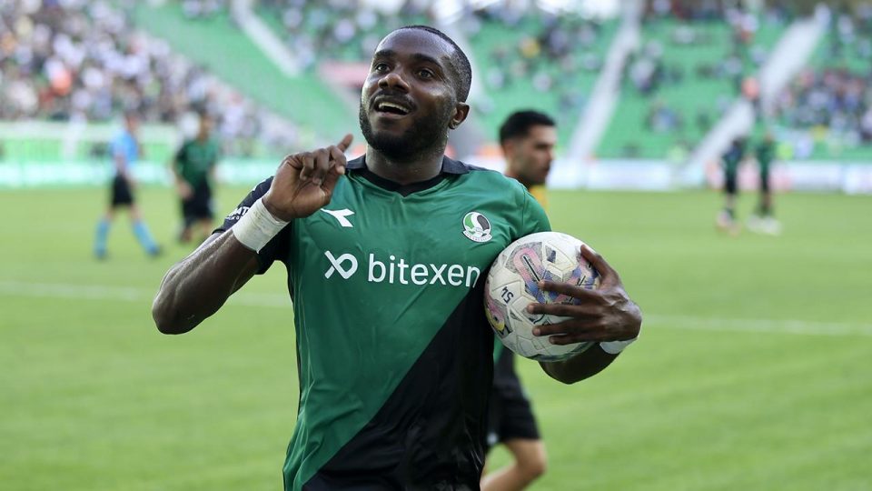 Kasongo Sakaryaspor’un gol yükünü sırtlıyor