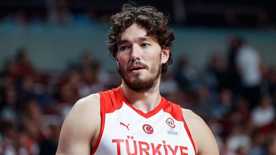 Milli basketbolcu Cedi Osman’dan depremzede çocuklar için çağrı