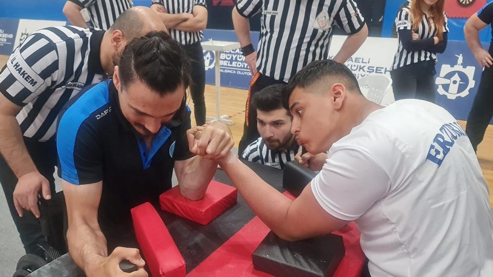 Para Bilek Güreşi Türkiye Şampiyonası Kocaeli’de düzenlendi