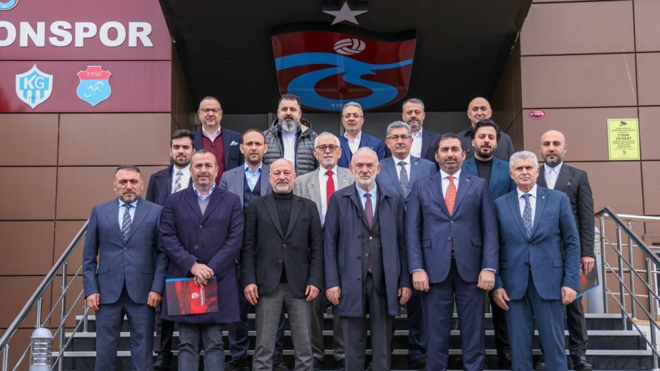 Trabzonspor’un yeni yönetimi mazbatasını aldı