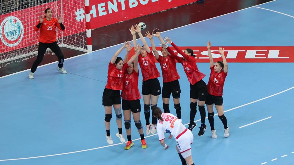 A Milli Kadın Hentbol Takımı’nın Sırbistan karşısındaki hedefi galibiyet