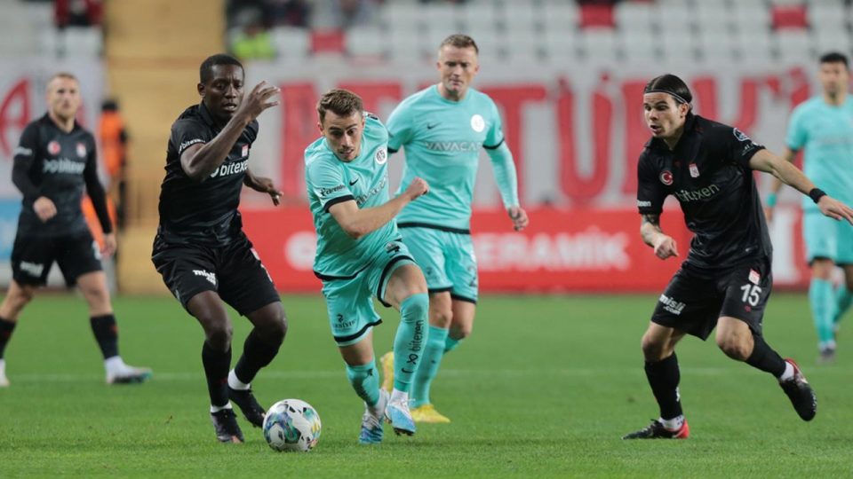 Antalyaspor Sivasspor karşısında