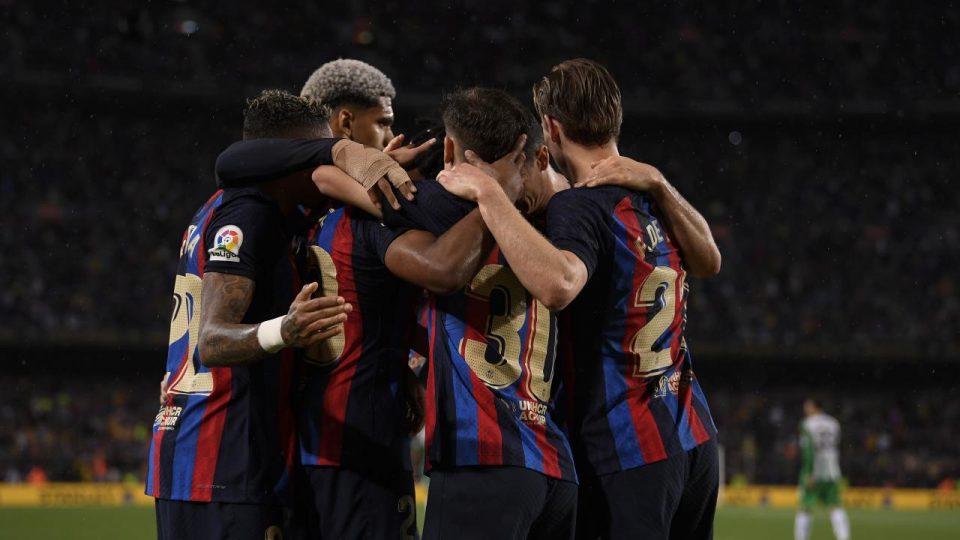 Barcelona şampiyonluğa yürüyor