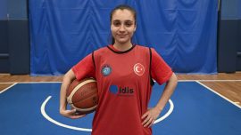 Depremzede işitme engelli kadın basketbolcunun milli takıma çağrılma heyecanı