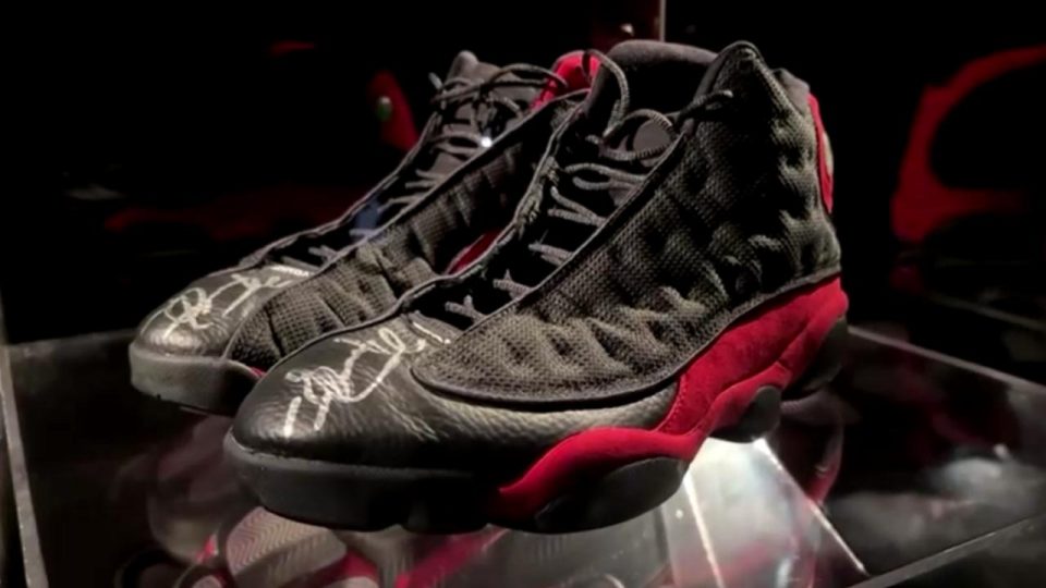 Michael Jordan’ın ayakkabısı rekor fiyata satıldı
