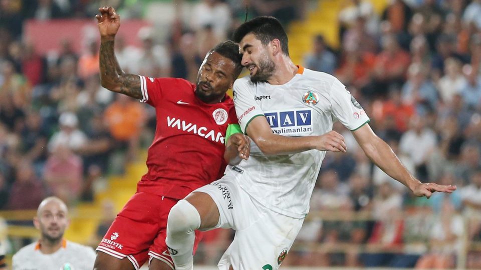 Süper Lig’de Antalya derbisi heyecanı yaşanacak