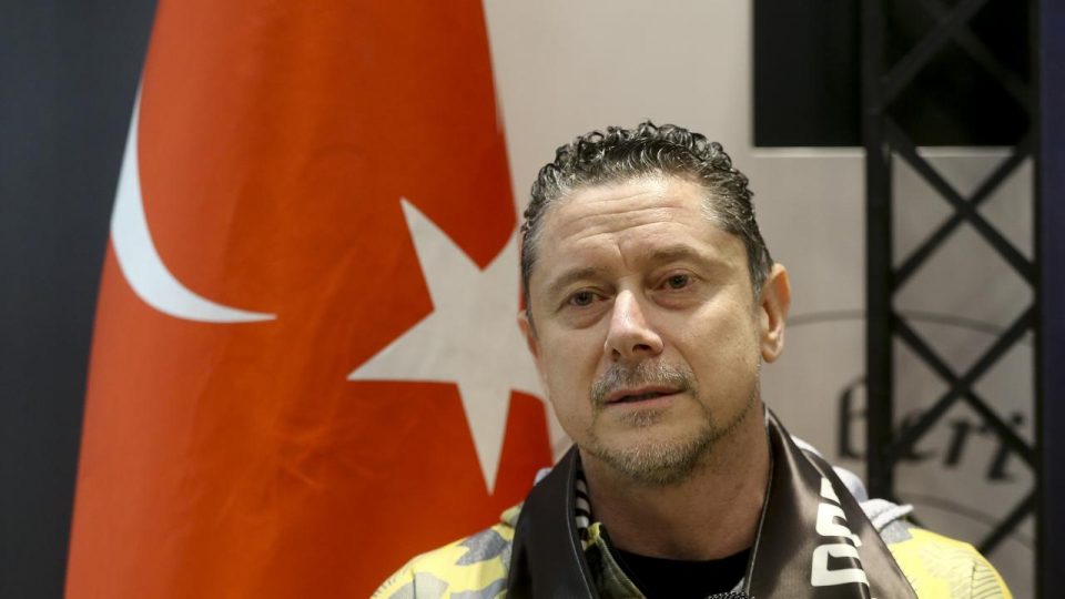 Türk antrenör Bülent Karslıoğlu’nun çalıştırdığı Partizani şampiyon oldu