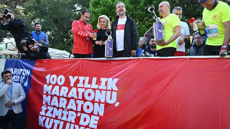 Bakan Kasapoğlu 10K 19 Mayıs Yol Koşusu’na katıldı
