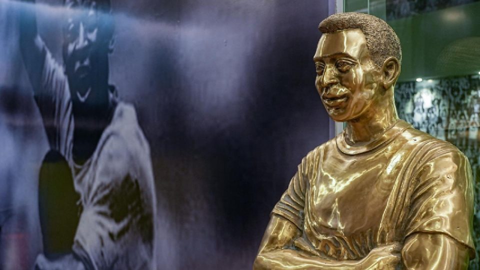 Efsane futbolcu Pele’nin mozolesi halkın ziyaretine açıldı