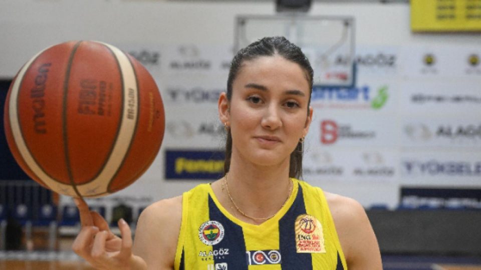 Milli basketbolcu Olcay Çakır Turgut İspanya’ya transfer oldu