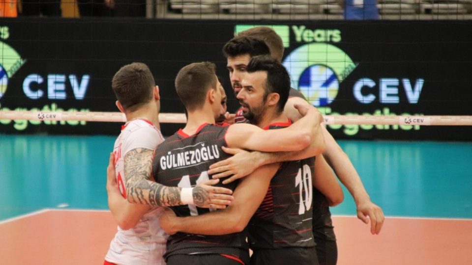 A Milli Erkek Voleybol Takımı Portekiz’i 3-2 yendi