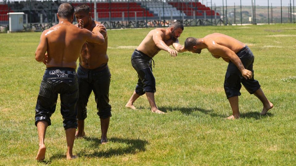 Edirneli pehlivanlar Yağlı Güreş Ligi’nin kaliteyi artıracağını düşünüyor