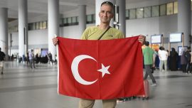 Türk dağcı Tunç Fındık yurda döndü