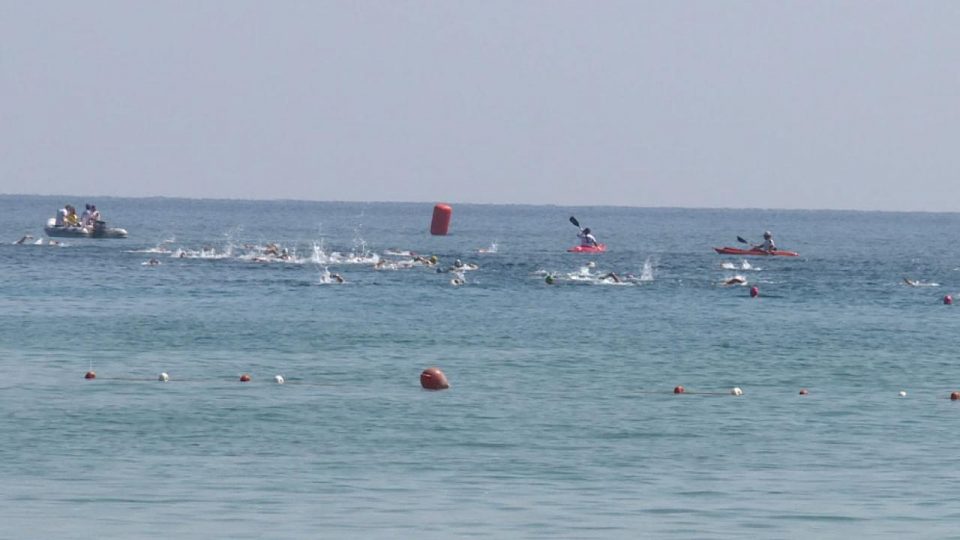 Anzak Koyu’ndan Gökçeada’ya 10 saat 36 dakikada yüzdüler