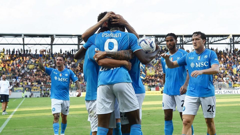 Napoli sezona galibiyetle başladı