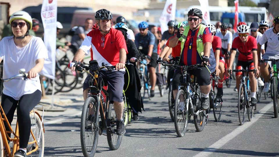 Çanakkale’de 750 bisikletli şehit ve gaziler için pedal çevirdi