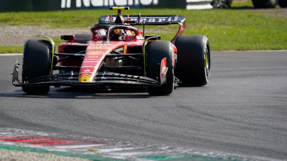 F1 İtalya Grand Prix’sinde pole pozisyonu Carlos Sainz’ın