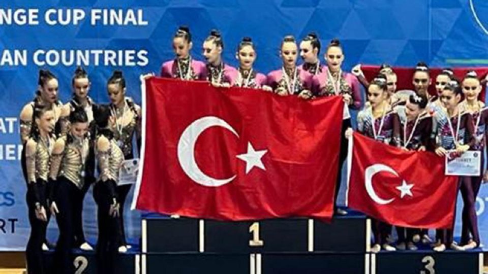 Minik cimnastikçiler İtalya’dan 7 madalyayla döndü