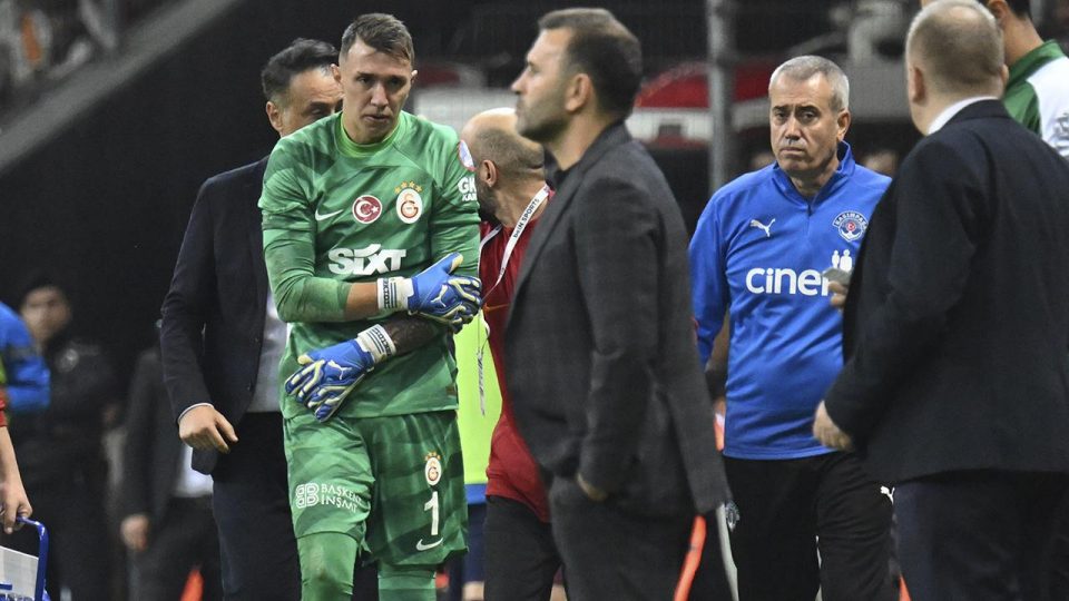 Galatasaray: Muslera’nın tetkiklerinde kırığa rastlanmadı