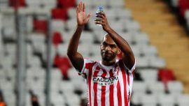 Oğlu ve kayınpederini kaybeden Naldo 80 gün sonra sahalara döndü